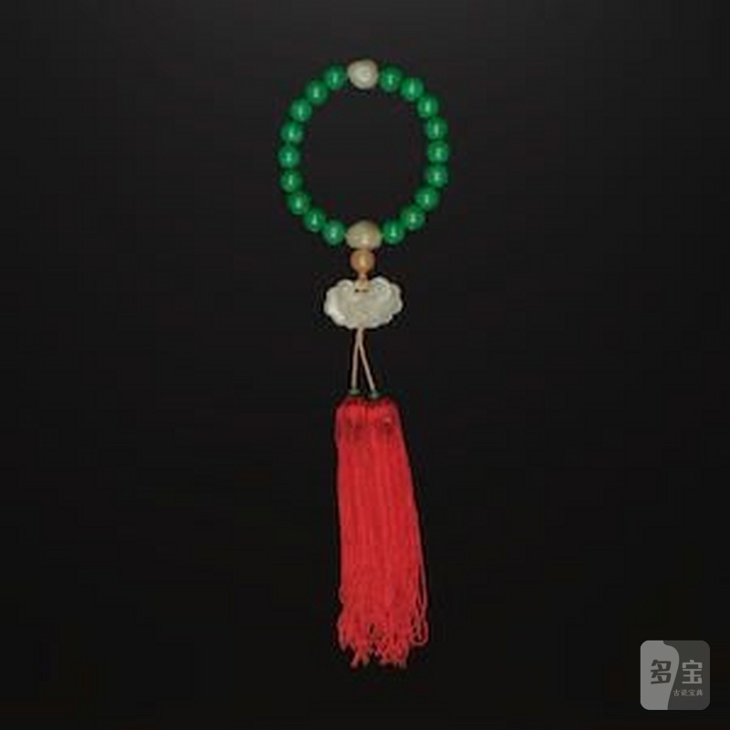 二十世紀 翠十八子手串 | BRACELET EN JADEITE COMPRENANT DIX-HUIT PERLES